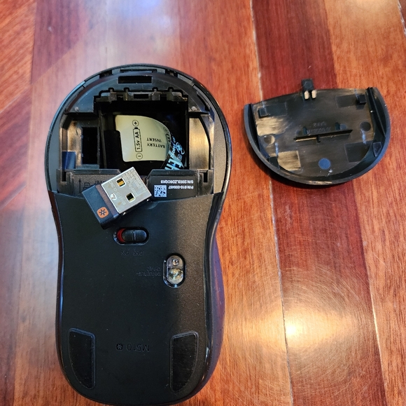 Logitech M510 Wireless Computer Mouse for PC with USB Unifying Receiver - Picture 5 of 6